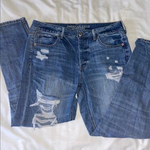 American Eagle - Tomgirl Distressed Jeans (10 regular)